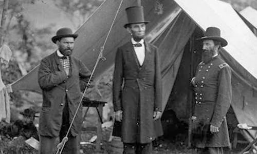 Lincoln used his top hat to store docs
