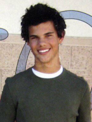 Taylor Lautner High School Pic