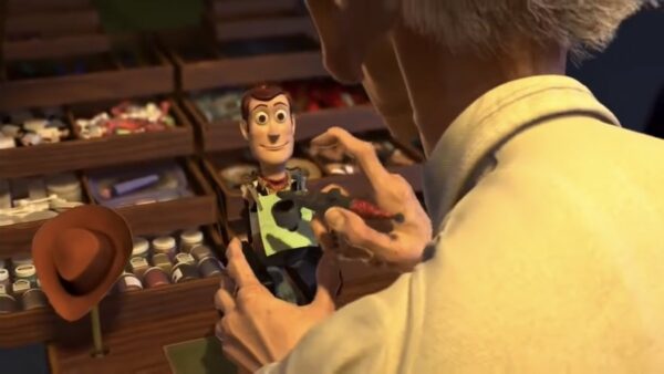Toy story 2 fixing woody