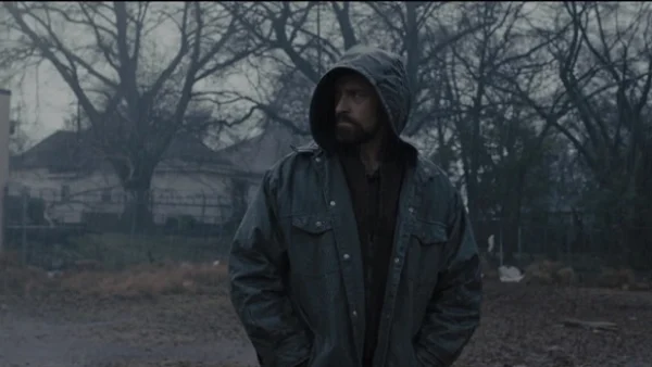 Prisoners (2013) rain scene